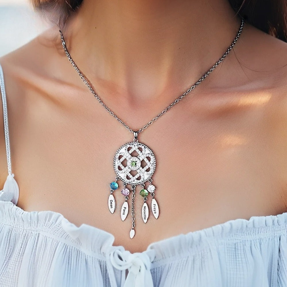 Mesh necklace with multiple custom names